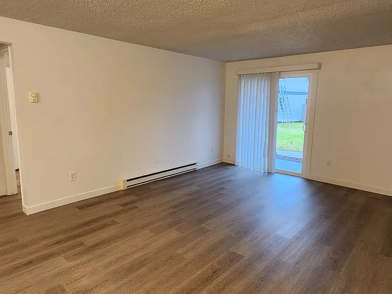 Eastern View Terrace Apartments — Photo 16