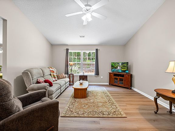 4th image of 14 Granite Woods Way
