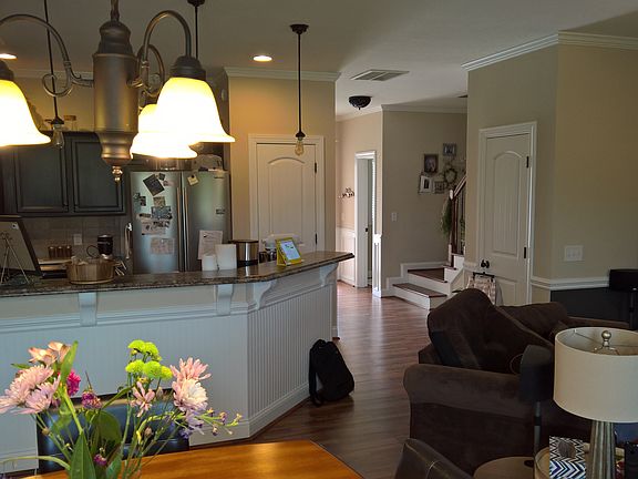 5th image of 200 E Fosbury Way