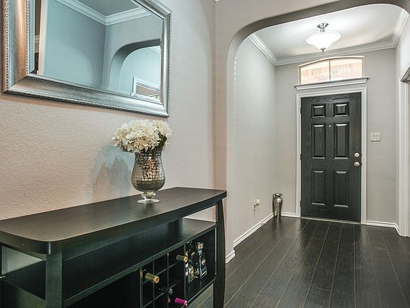 3rd image of 6809 Elderberry Dr
