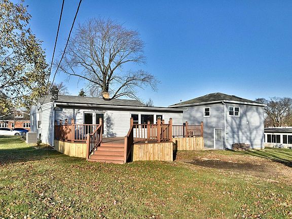 3rd image of 475 W Pine Ave