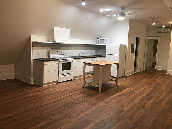 2nd image of 47 Depeyster St