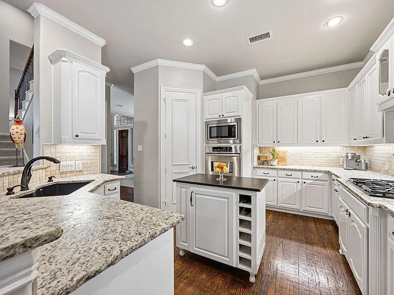 4750 Haverford Dr — Photo 5