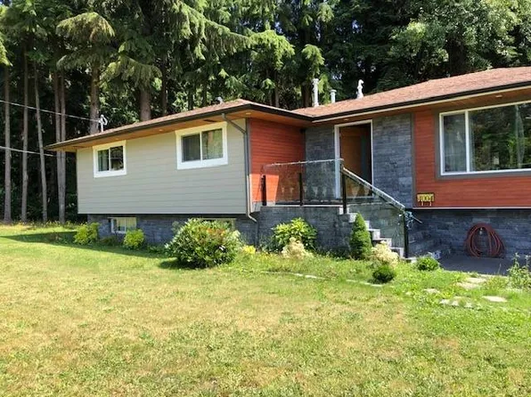 4004 Delbrook Ave #436, North Vancouver, BC V7N 3Z8