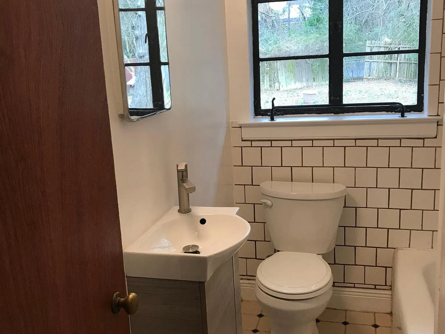 3009 Oxford Dr — Photo 2