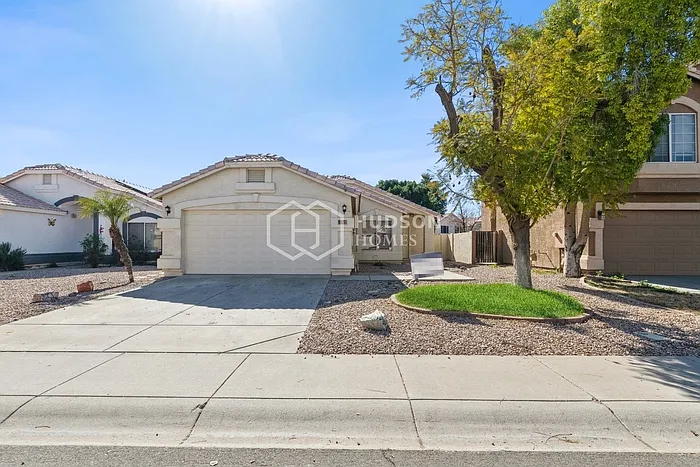 843 E Morelos St — Photo 1