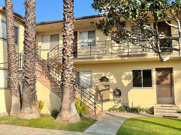 3rd image of 800 Roswell Ave APT 2