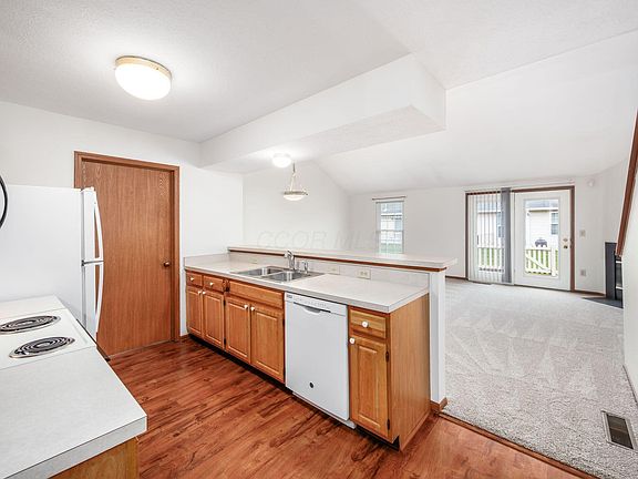 4th image of 1108 Arbor Oaks Ln