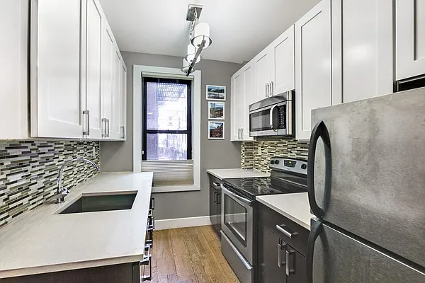 Sold by HomeDax Real Estate | media 10