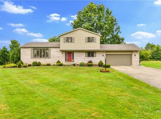 2140 W Garfield Rd, Columbiana, OH 44408