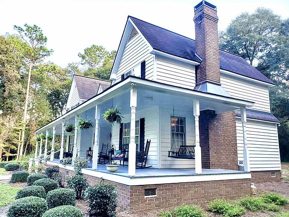 3rd image of 608 Sweetheart Ln