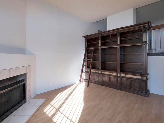 4th image of 431 S Orange Ave APT D