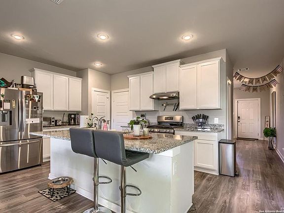 5th image of 527 Wild Olive Way