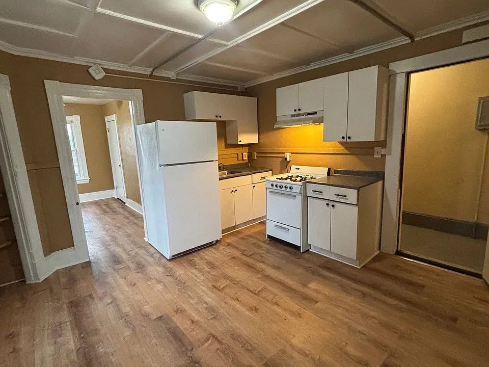 9 Dalton Ave #4