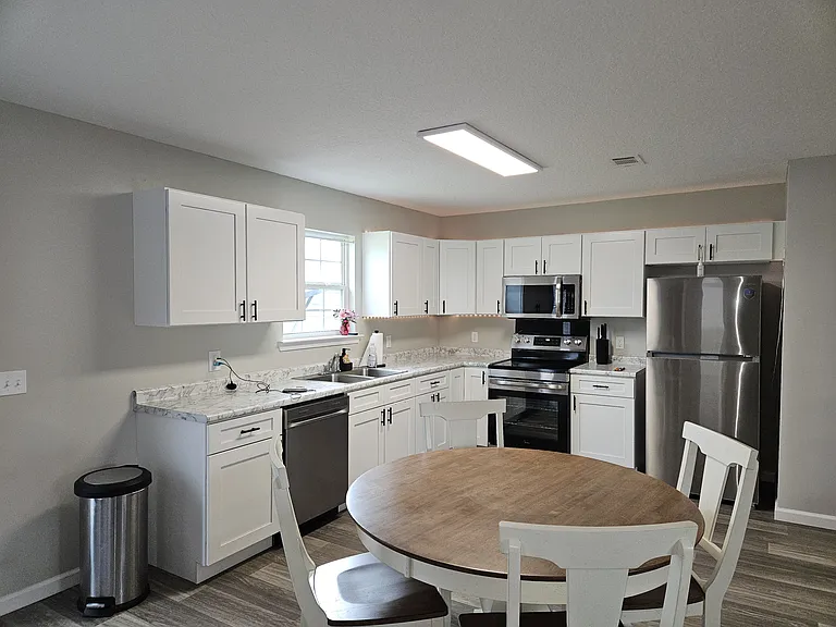 1005 Evergreen Ln — Photo 4