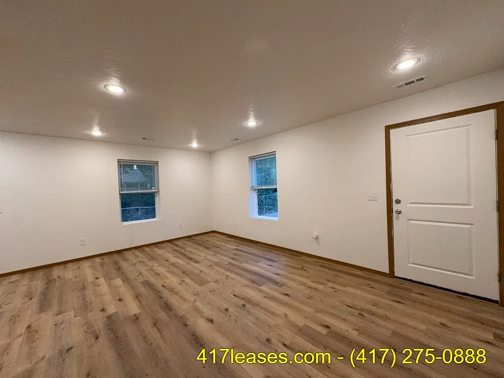 2 bed, 768 sqft, $1,100 — Photo 3