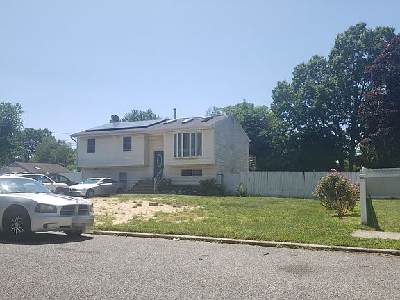 2nd image of 462 Mayflower Ave