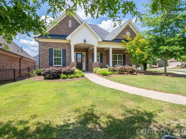 5247 Courtyard Ln, Belmont, NC 28012
