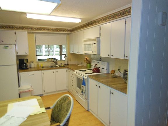 5th image of 1301 Gleneagles Ln #D