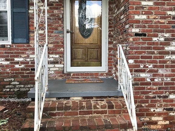 5th image of 809 Fern St SE