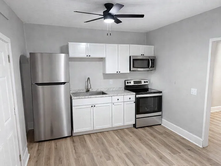 1115 N Bell St — Photo 5