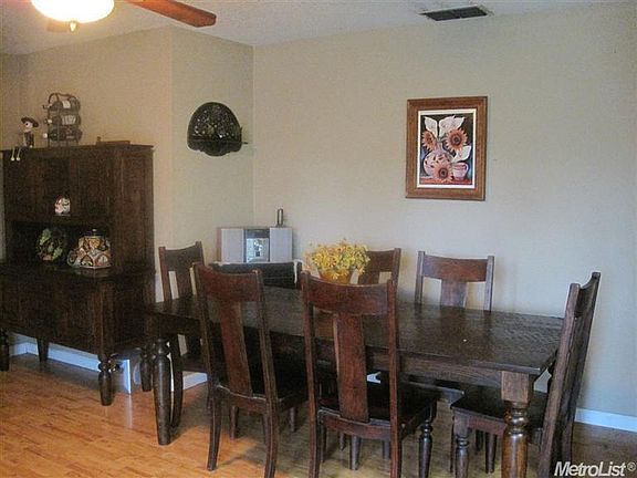 3rd image of 8204 Weyburn Ct