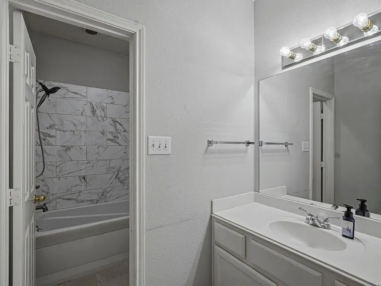 145 Elizabeth Rd — Photo 20