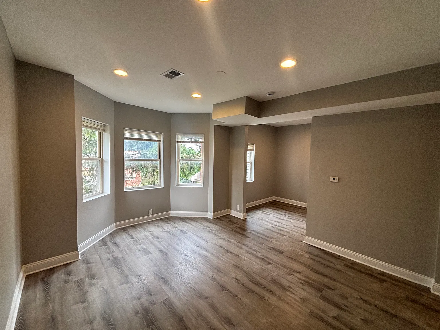 2 bed, 1.0 bath, $1,150 — Photo 2