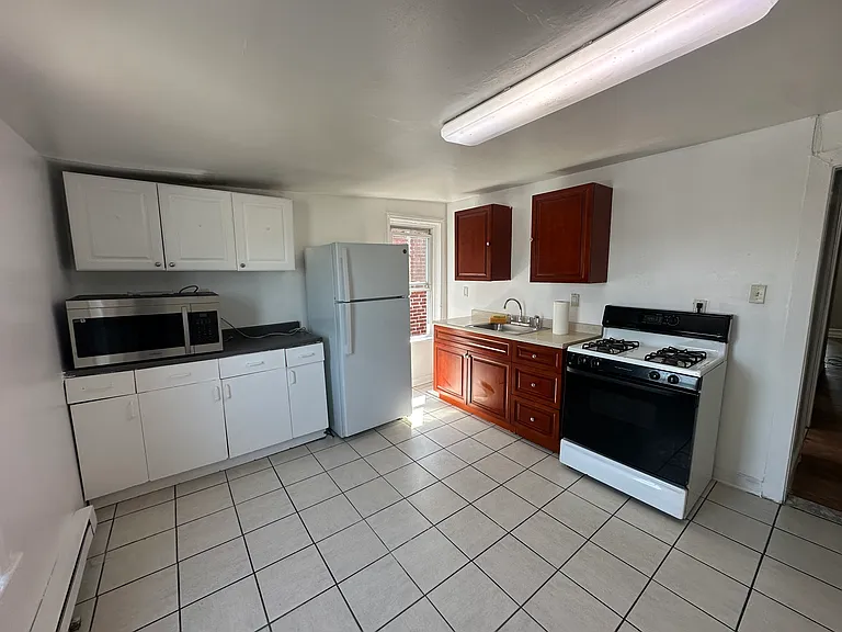 175 W Tilghman St #3 — Photo 5
