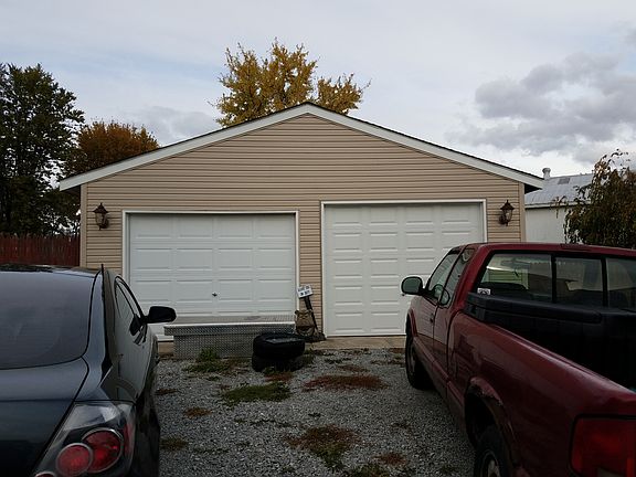 3rd image of 10 N Lincoln St