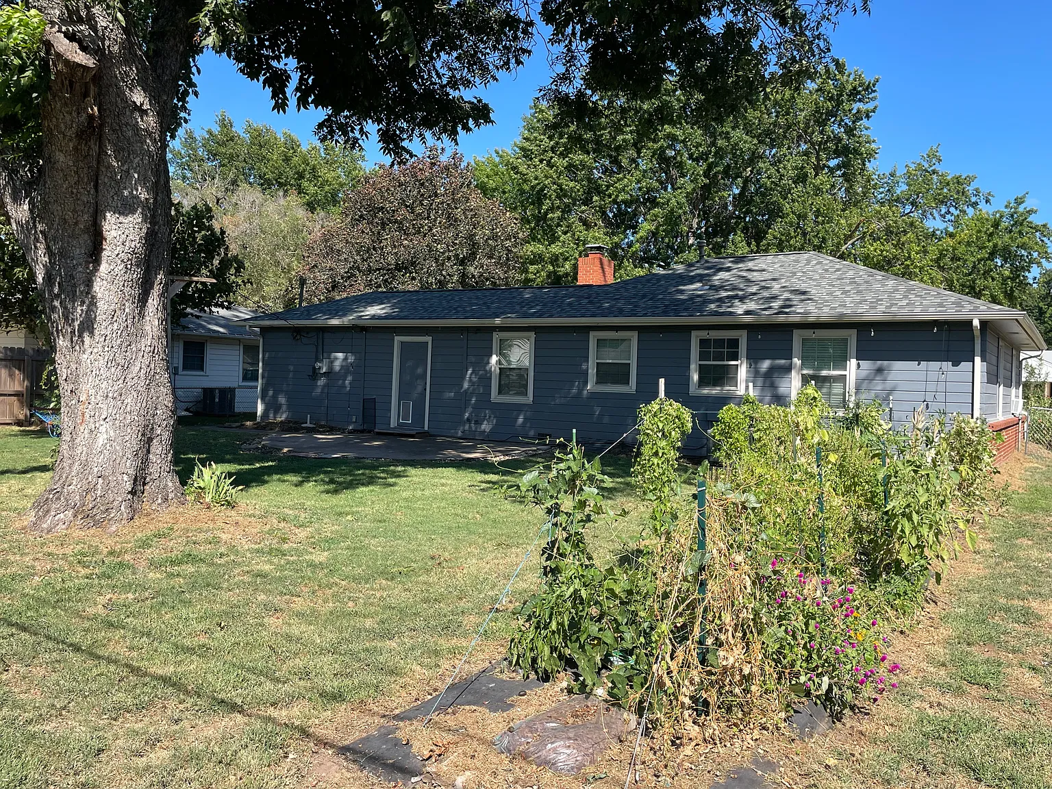 2 bed, 900 sqft, $1,200 — Photo 4
