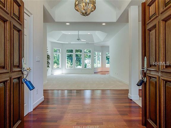 2nd image of 621 Colonial Dr