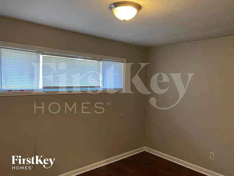 410 Mineral Rd — Photo 6