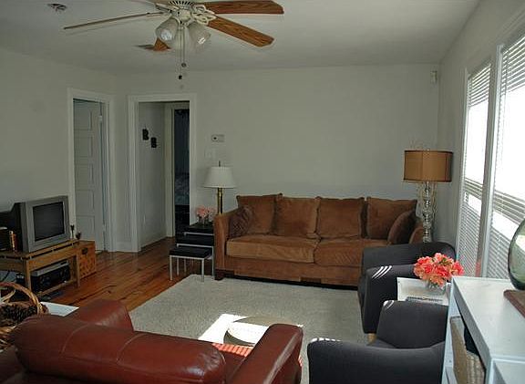 4th image of 5407 William Holland Ave #B