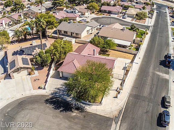 2nd image of 4912 Holly Grove Dr