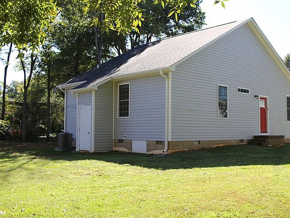 5th image of 818 Stockard St