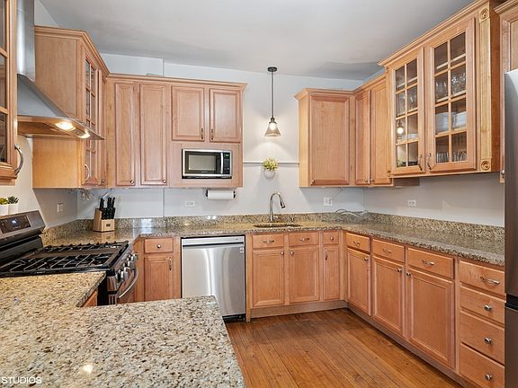 5th image of 104 S Taylor Ave