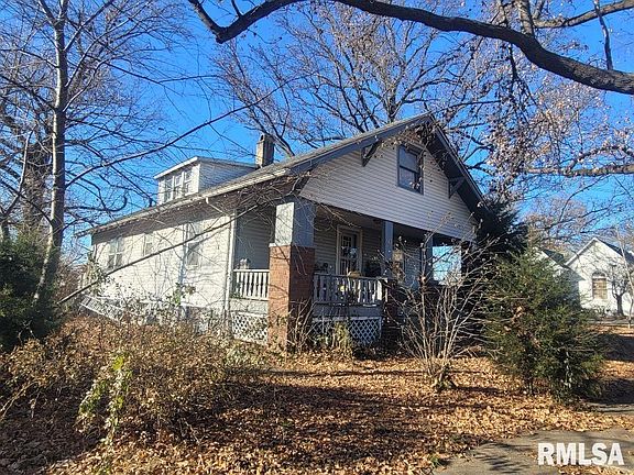 3rd image of 511 SE 4th St