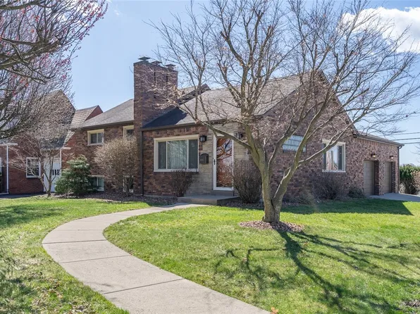 4800 Mooreridge Dr, Pittsburgh, PA 15227