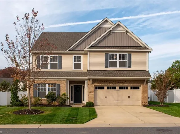 4114 Medina Ct, Pfafftown, NC 27040
