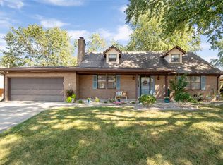 718 Klein Dr, Smithton, IL 62285