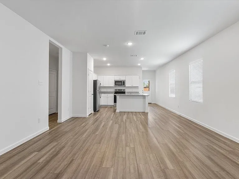 4406 Wood Fern Rd — Photo 3