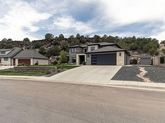 3rd image of 2228 S Canyon Cir