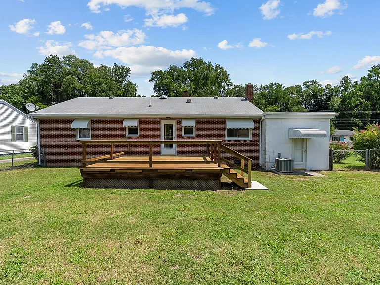 113 Palmyra Dr — Photo 5