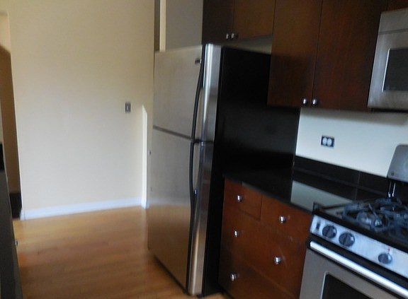 4th image of 4720 S Woodlawn Ave APT C
