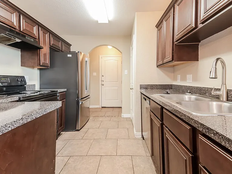 7645 Hollow Point Dr — Photo 8