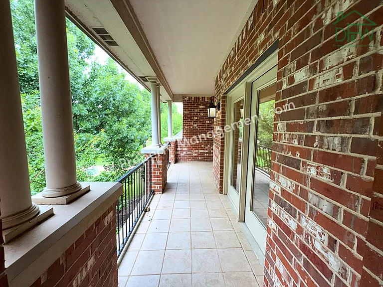 1205 Golden Gate Dr — Photo 26