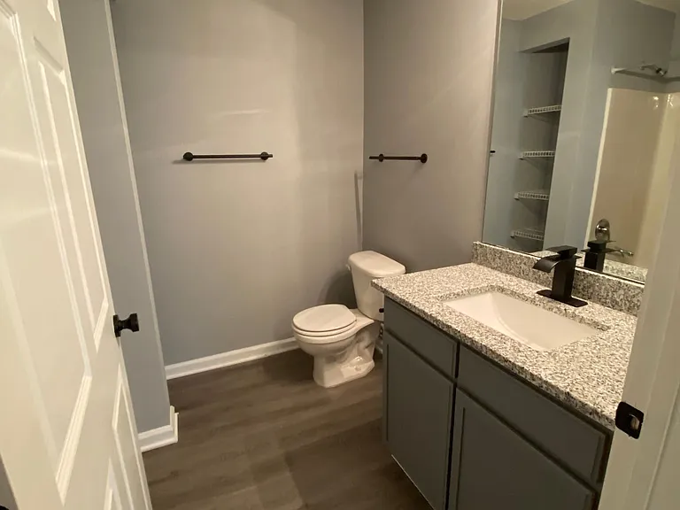 3 Bedroom 3 Bathroom Apartments, perfect for Roommates! — Photo 10
