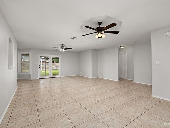 3rd image of 2218 Morning Ln