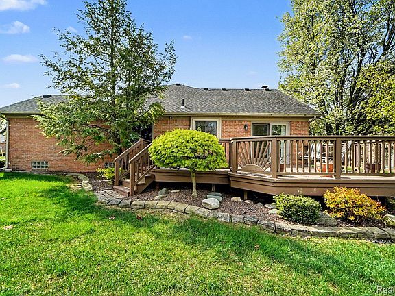 4th image of 15811 Horseshoe Path Ct